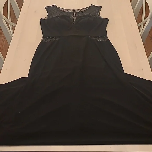 90s EUC Fiesta Fashionista Black Maxi Gown with Sheer/Beaded Details - Picture 5 of 13